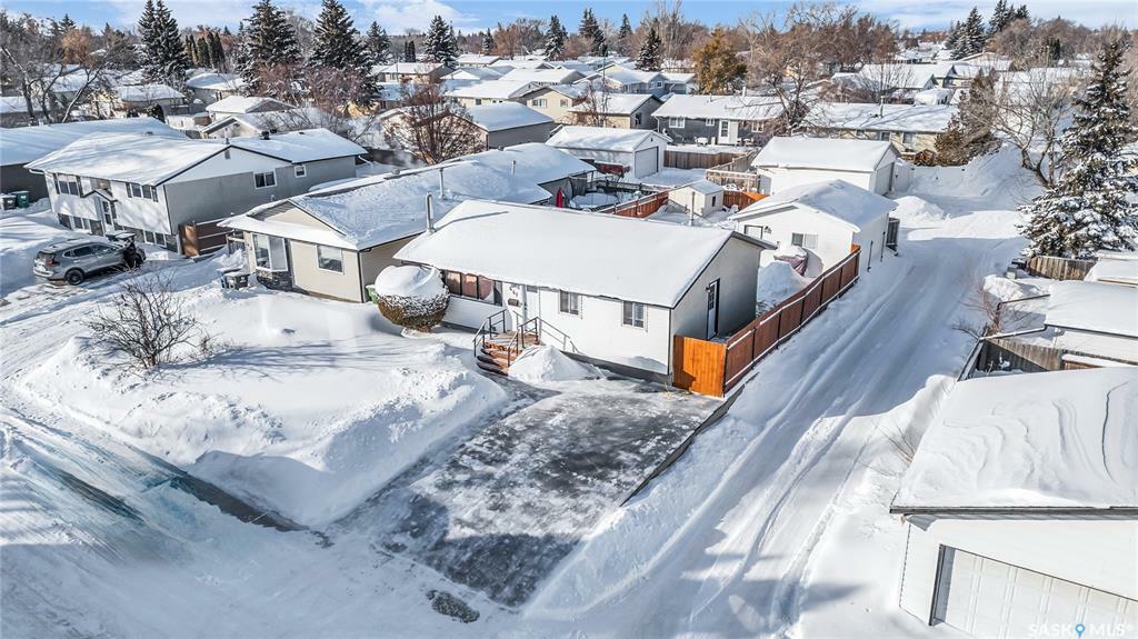 Property Photo:  441 Lloyd Crescent  SK S7L 5B6 