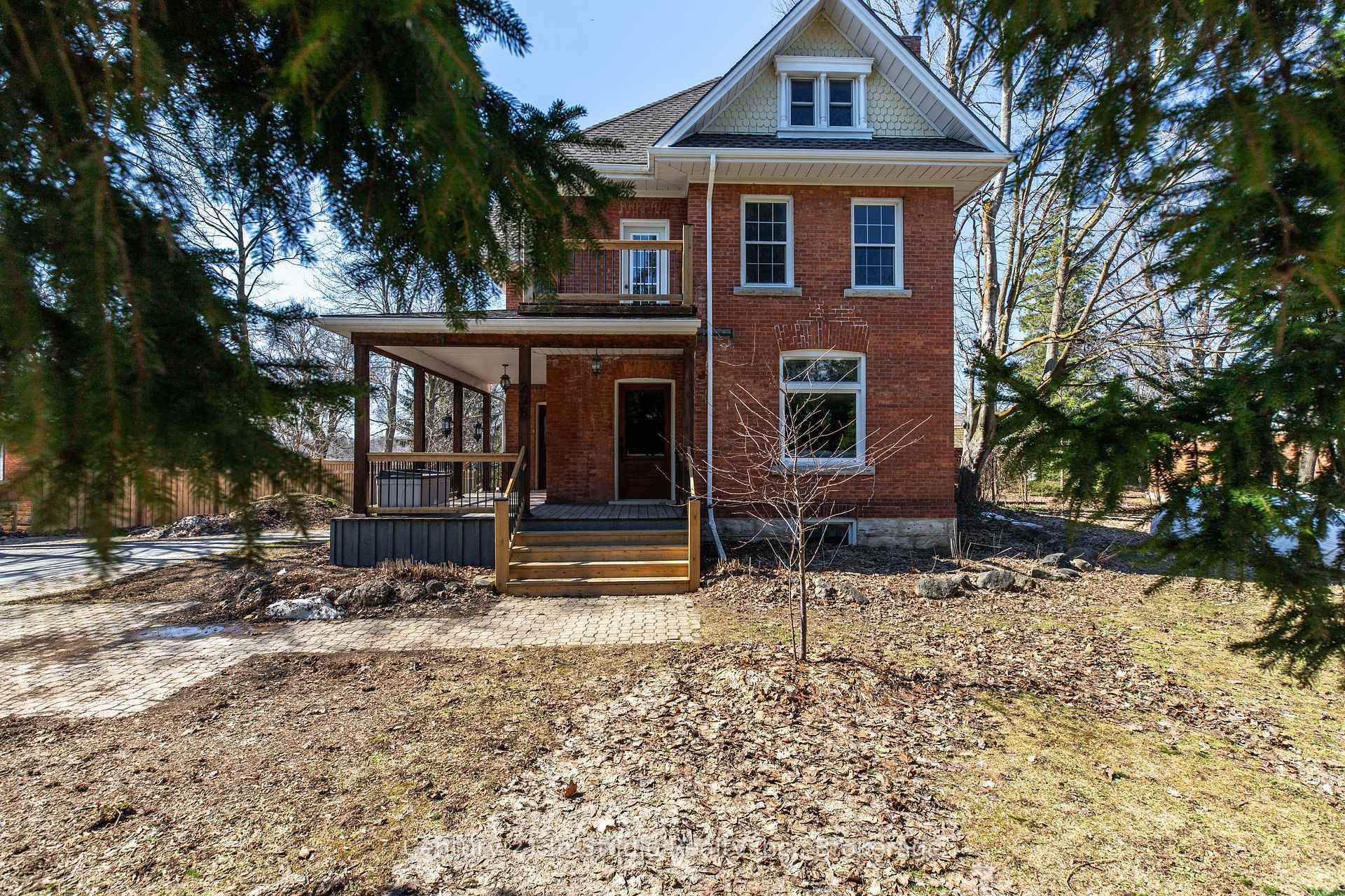 Property Photo: 296 Garafraxa Street ON N0H 1G0
