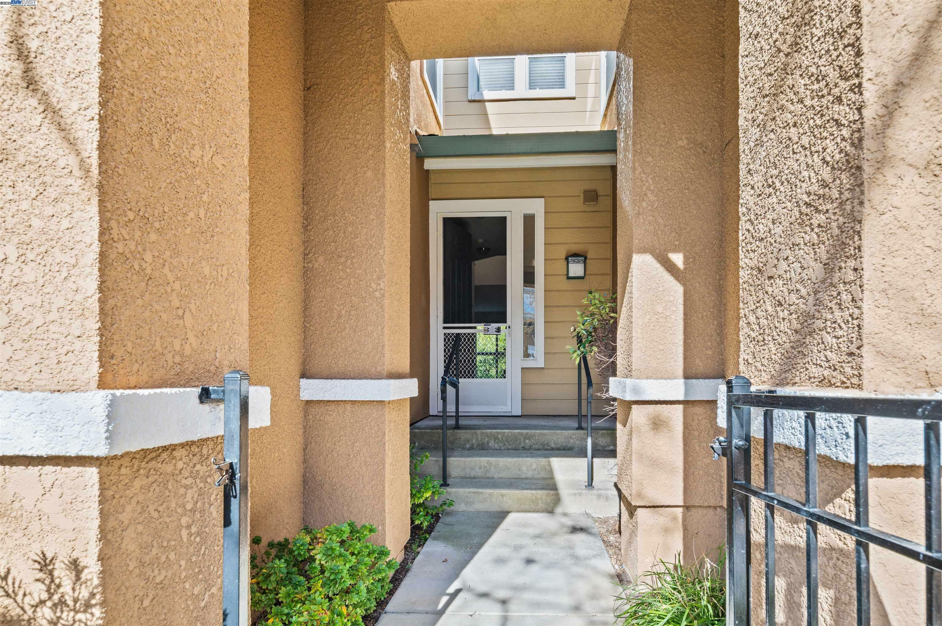 Property Photo:  23038 Canyon Terrace Dr #3  CA 94552 