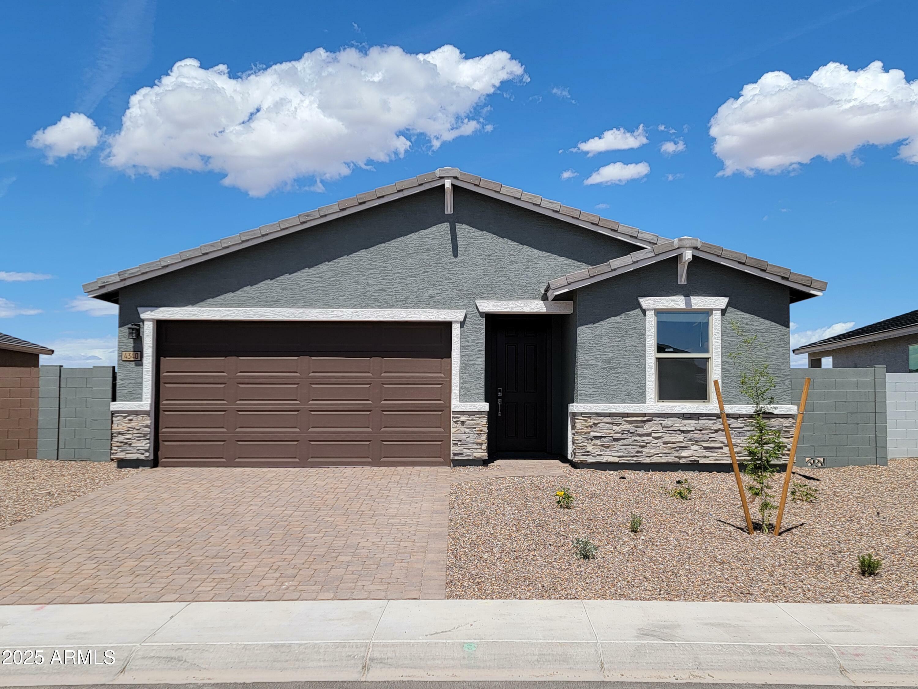 Property Photo: 4340 W Jeanette Lane AZ 85144