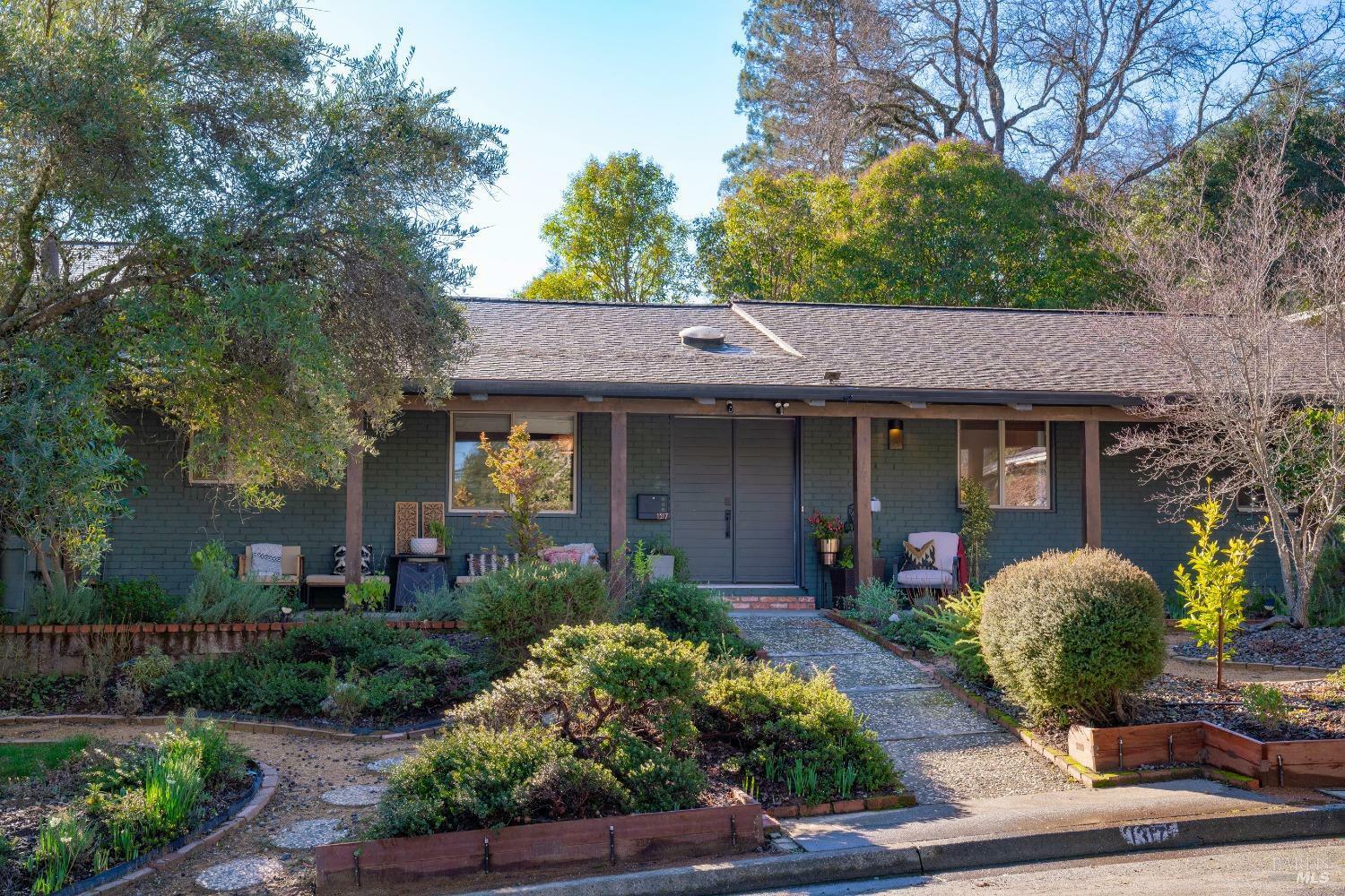 Property Photo:  1317 W Clay Street  CA 95482 