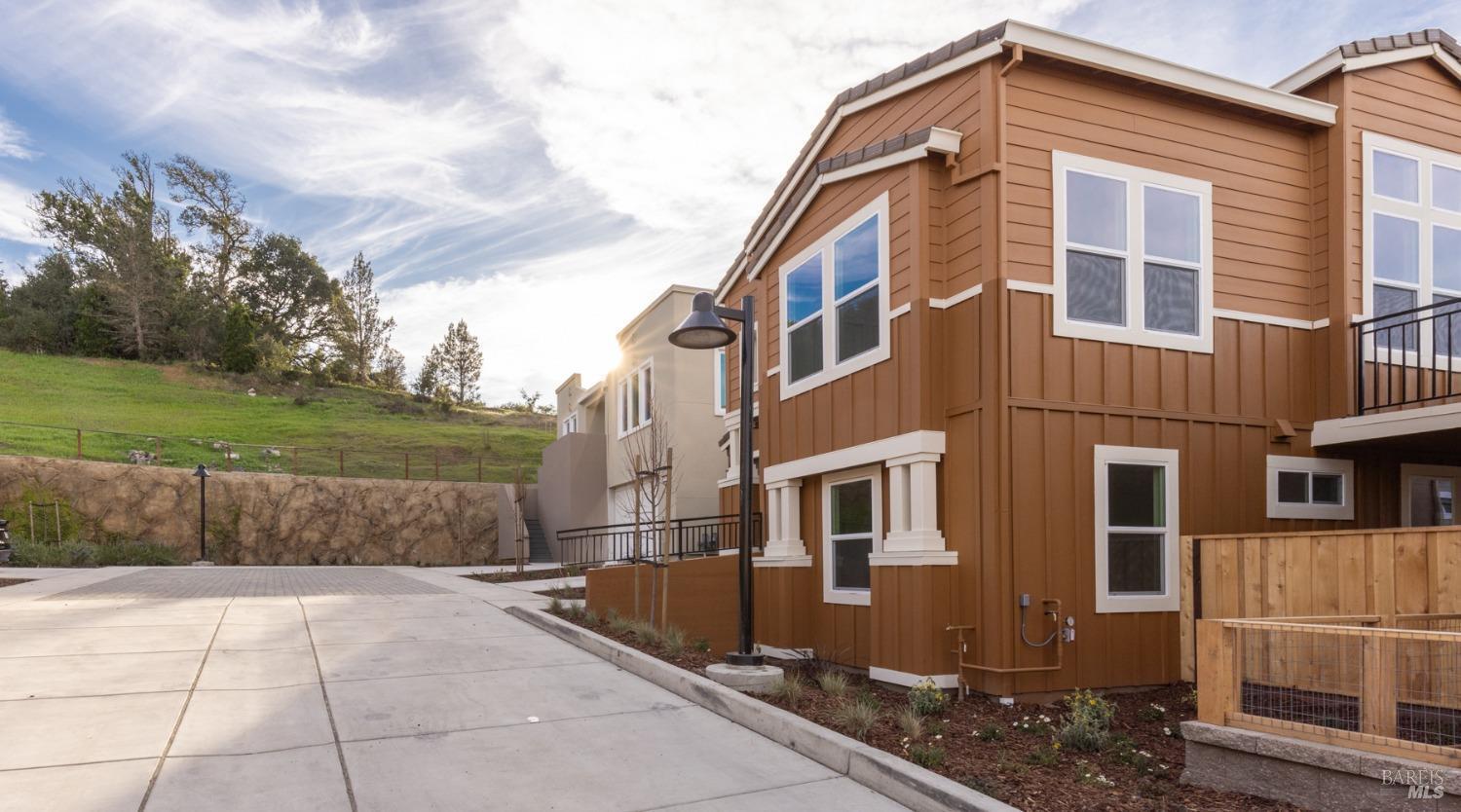 Property Photo: 2 Topaz Court CA 94952