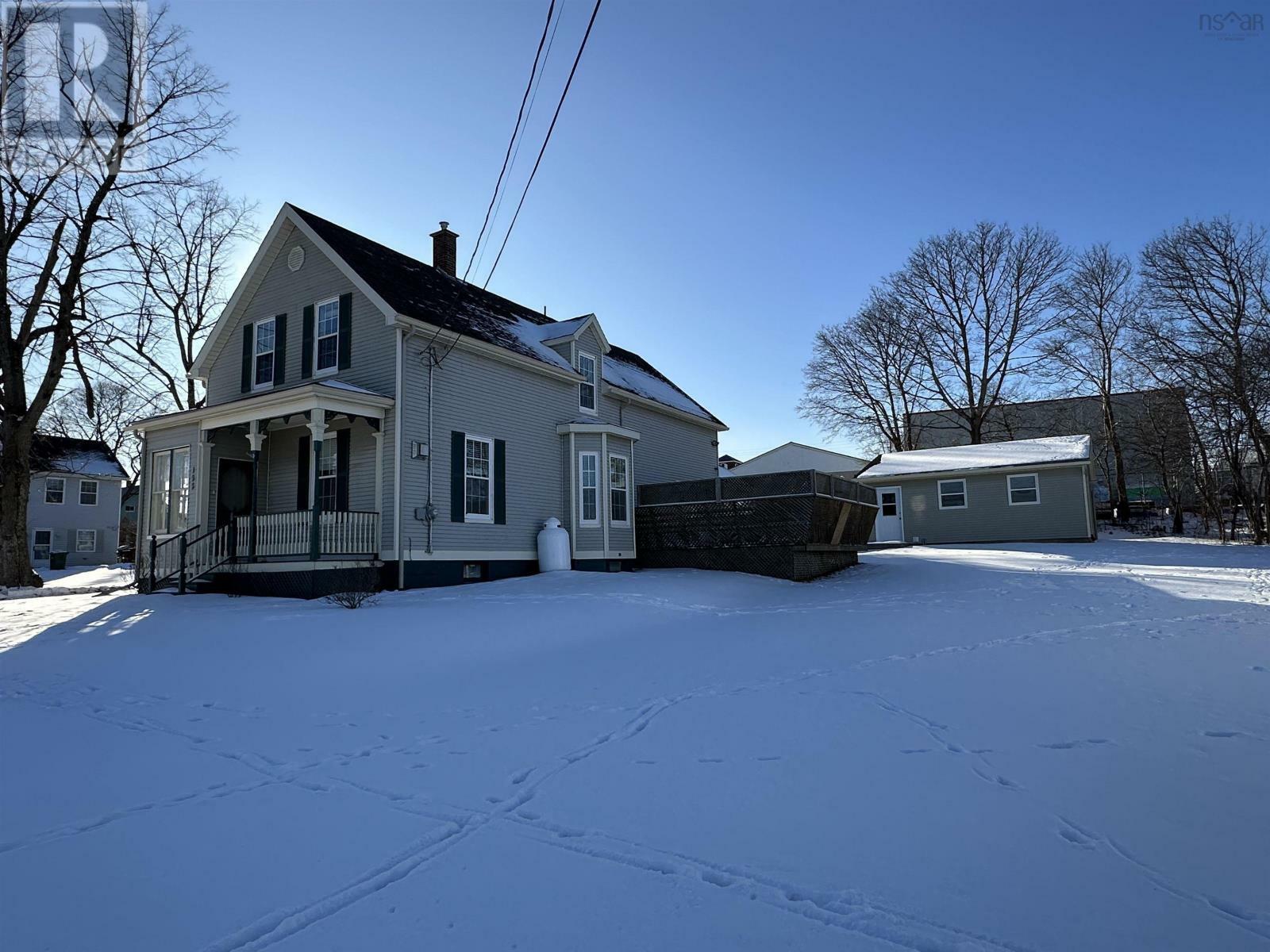 Property Photo:  122 Mackay Street  NS B0K 1S0 