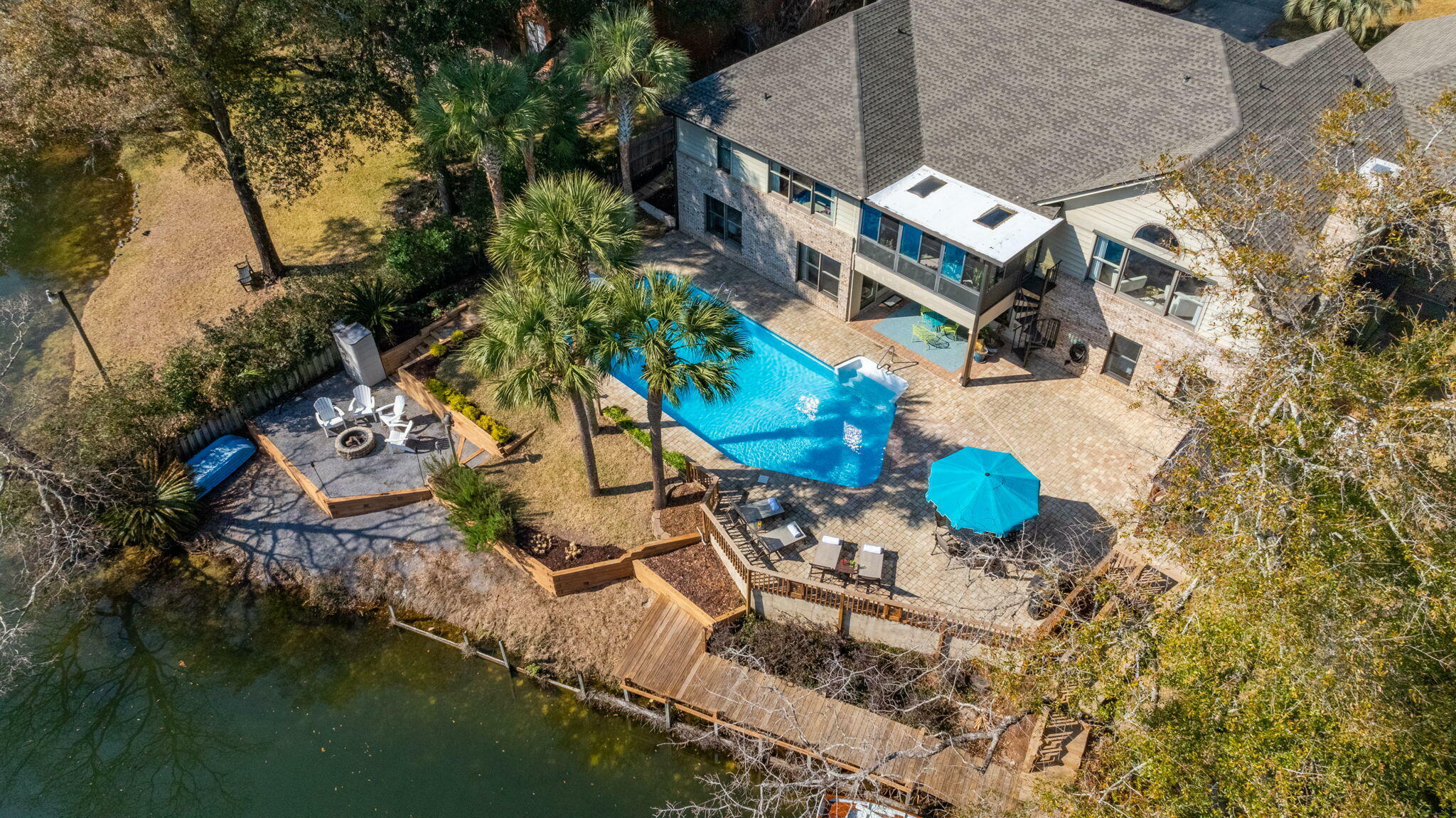 Property Photo:  1020 Lake Way Drive  FL 32578 