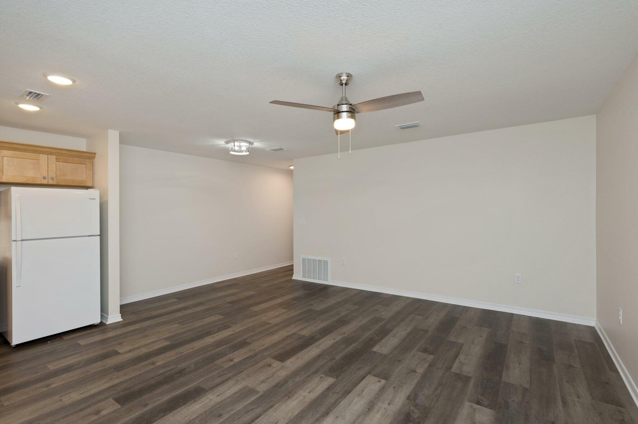 Property Photo:  1530 E 1st Avenue  FL 32539 