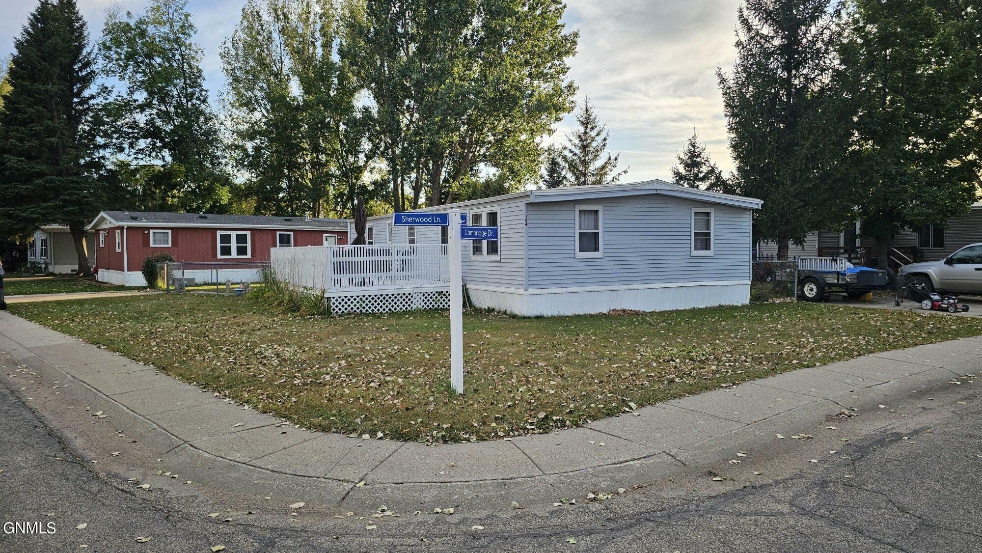 Property Photo:  504 Sherwood Lane  ND 58504 