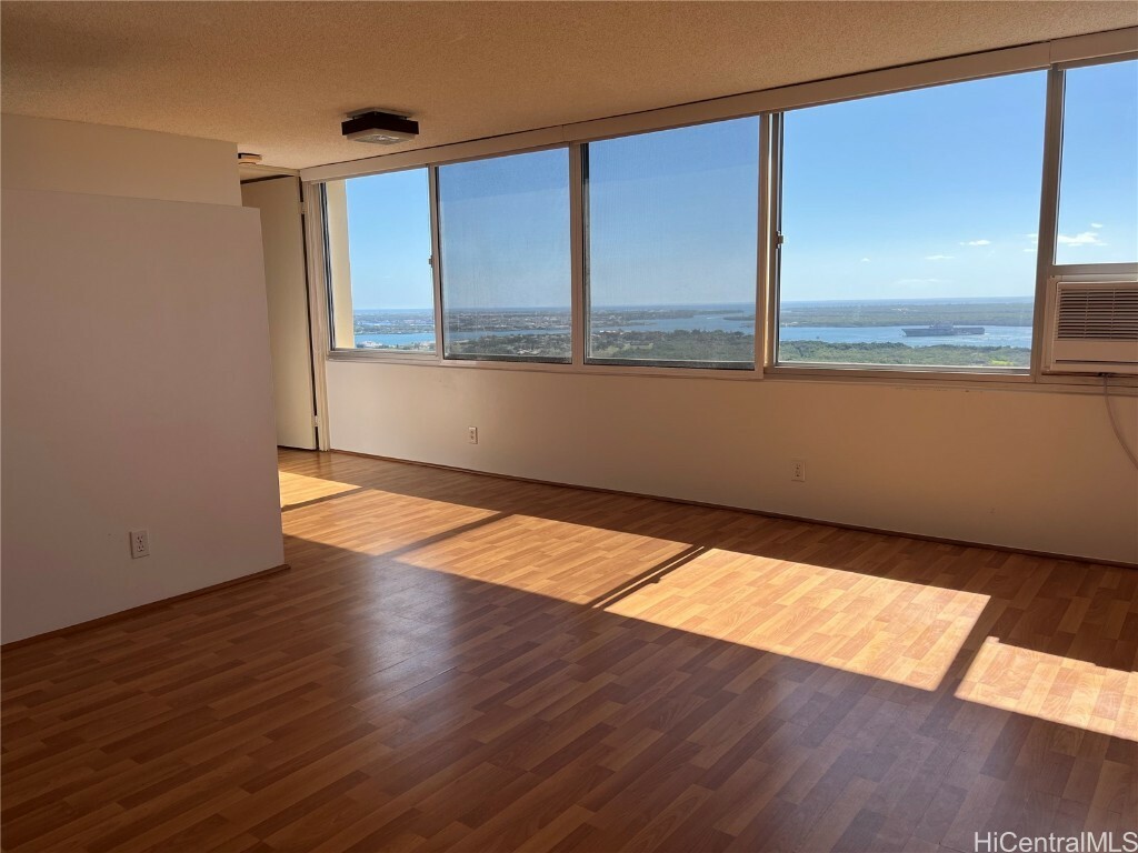 Property Photo:  1060 Kamehameha Highway 4303B  HI 96782 