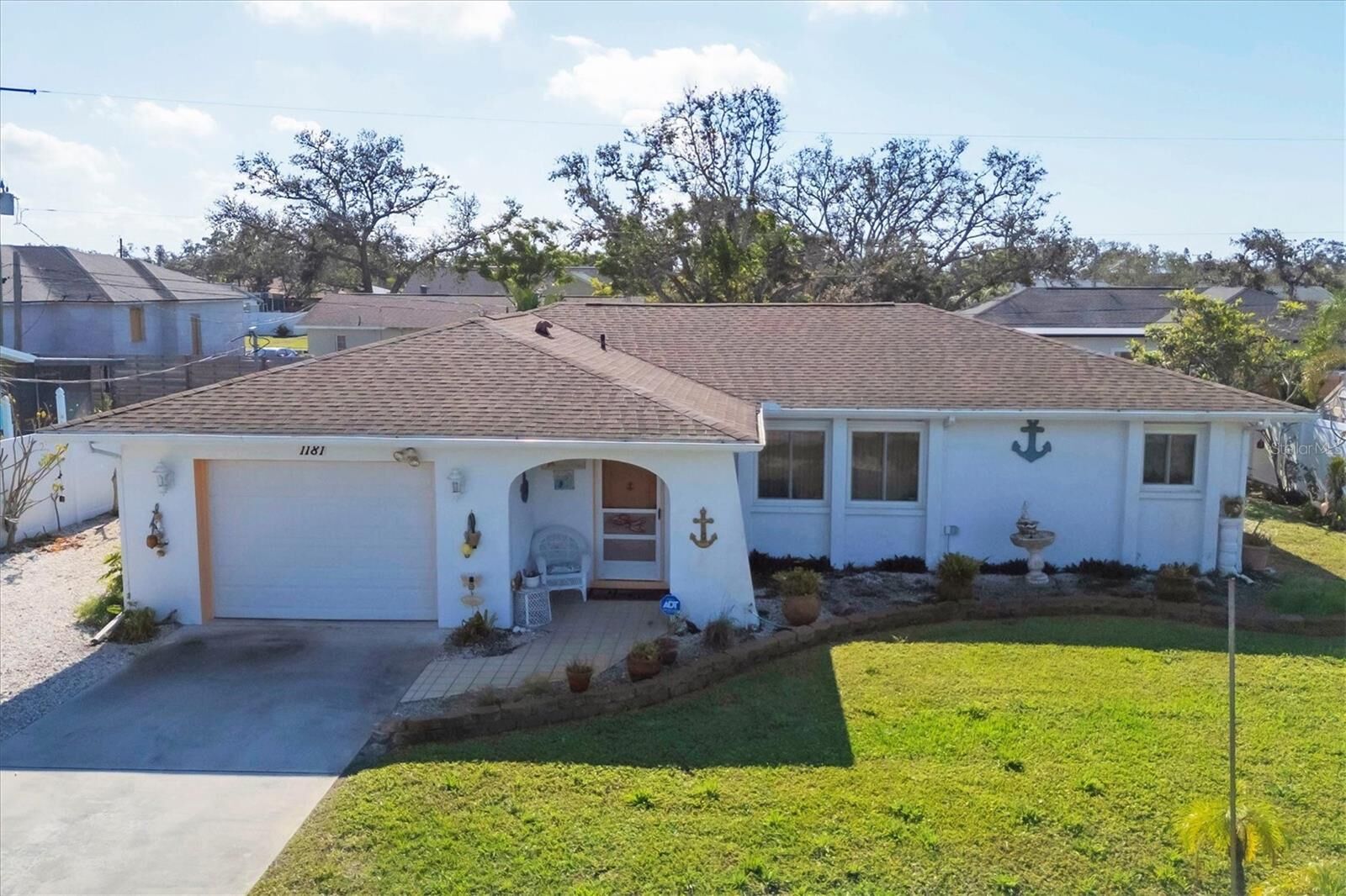 Property Photo: 1181 Southland Road FL 34293