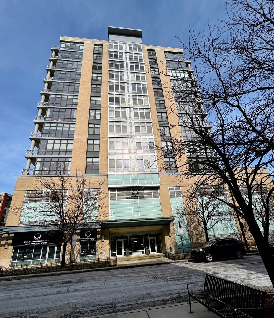 Property Photo: 212 E Cullerton Street 908 IL 60616