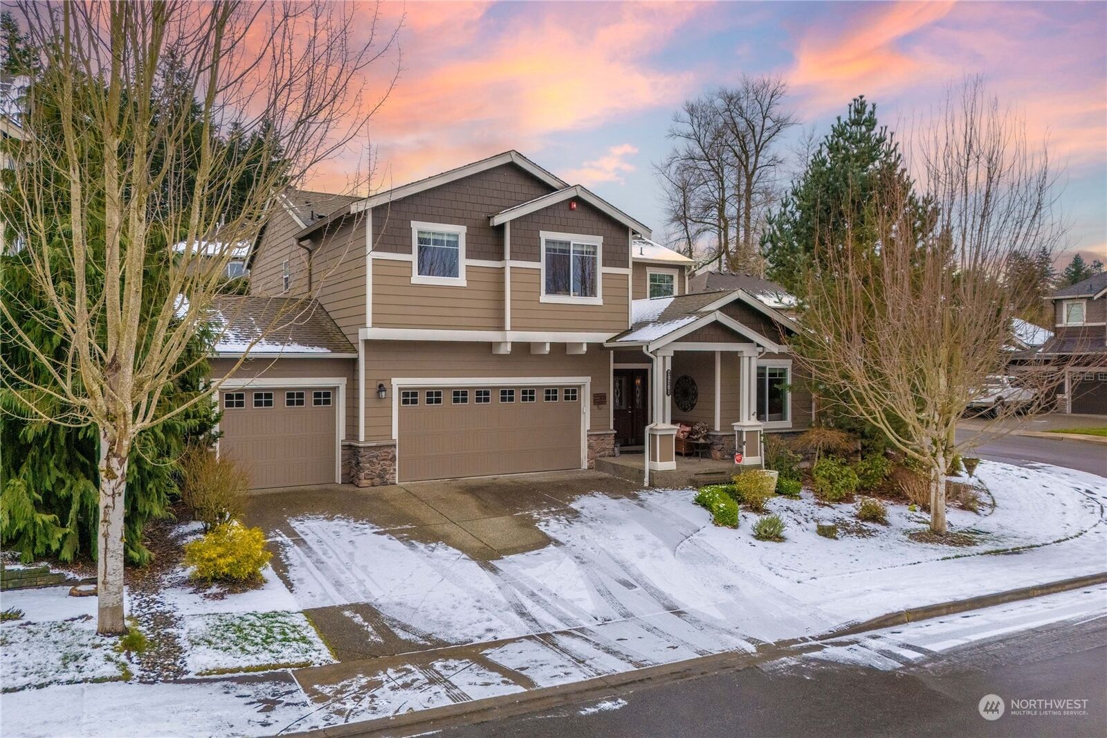 Property Photo:  20201  77th Street Ct E  WA 98391 
