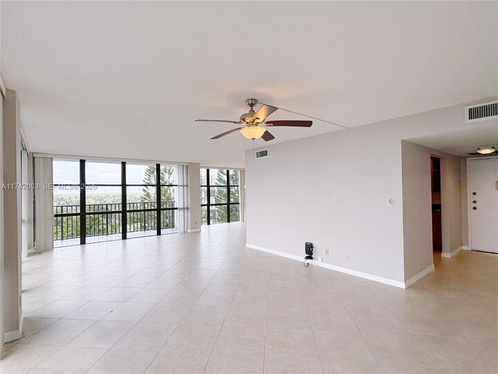 Property Photo:  800 Parkview Dr 909  FL 33009 