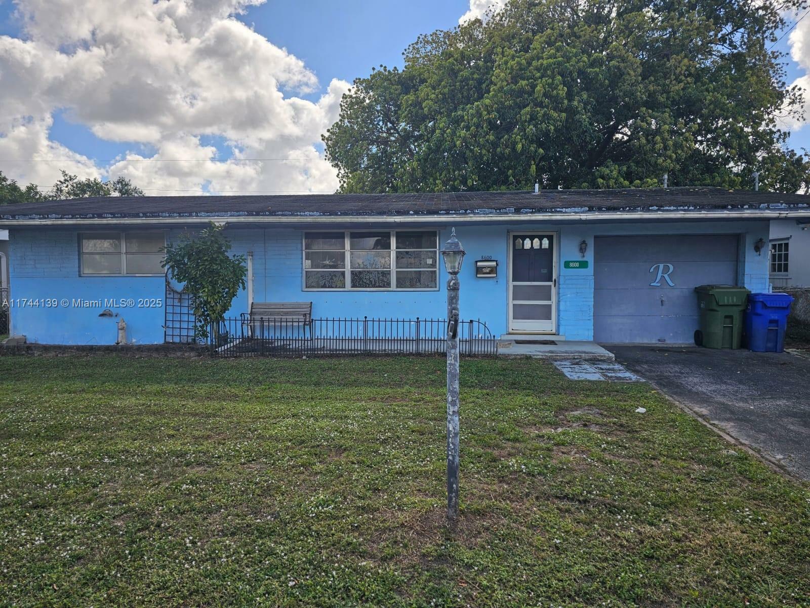 8600 Taft St  Pembroke Pines FL 33024 photo