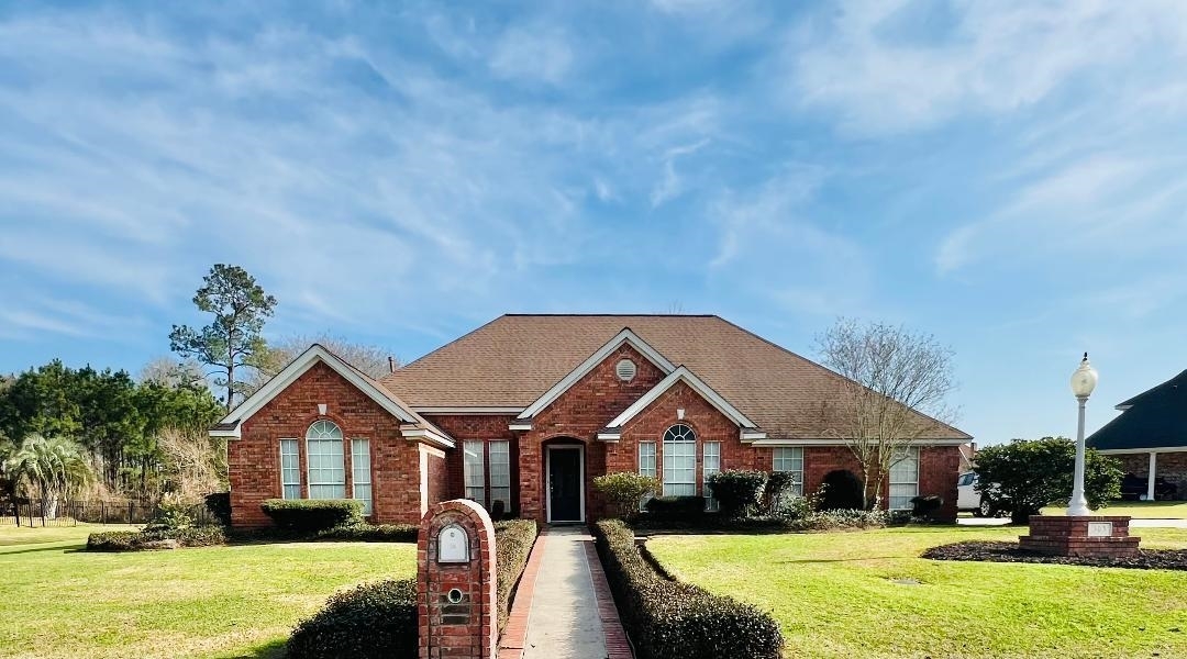 Property Photo: 303 Waterwood Dr TX 77630