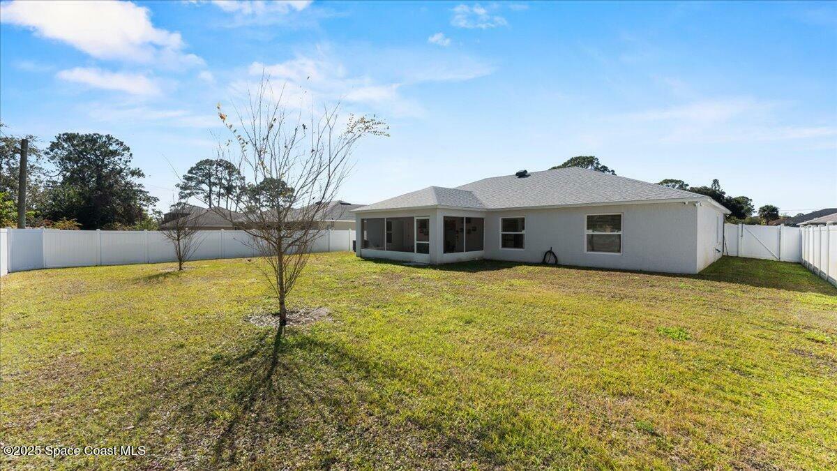 Property Photo:  241 Mardi Gras Avenue NW  FL 32907 