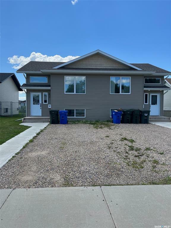 Property Photo:  833 & 835 5th Street E  SK S6V 6N1 