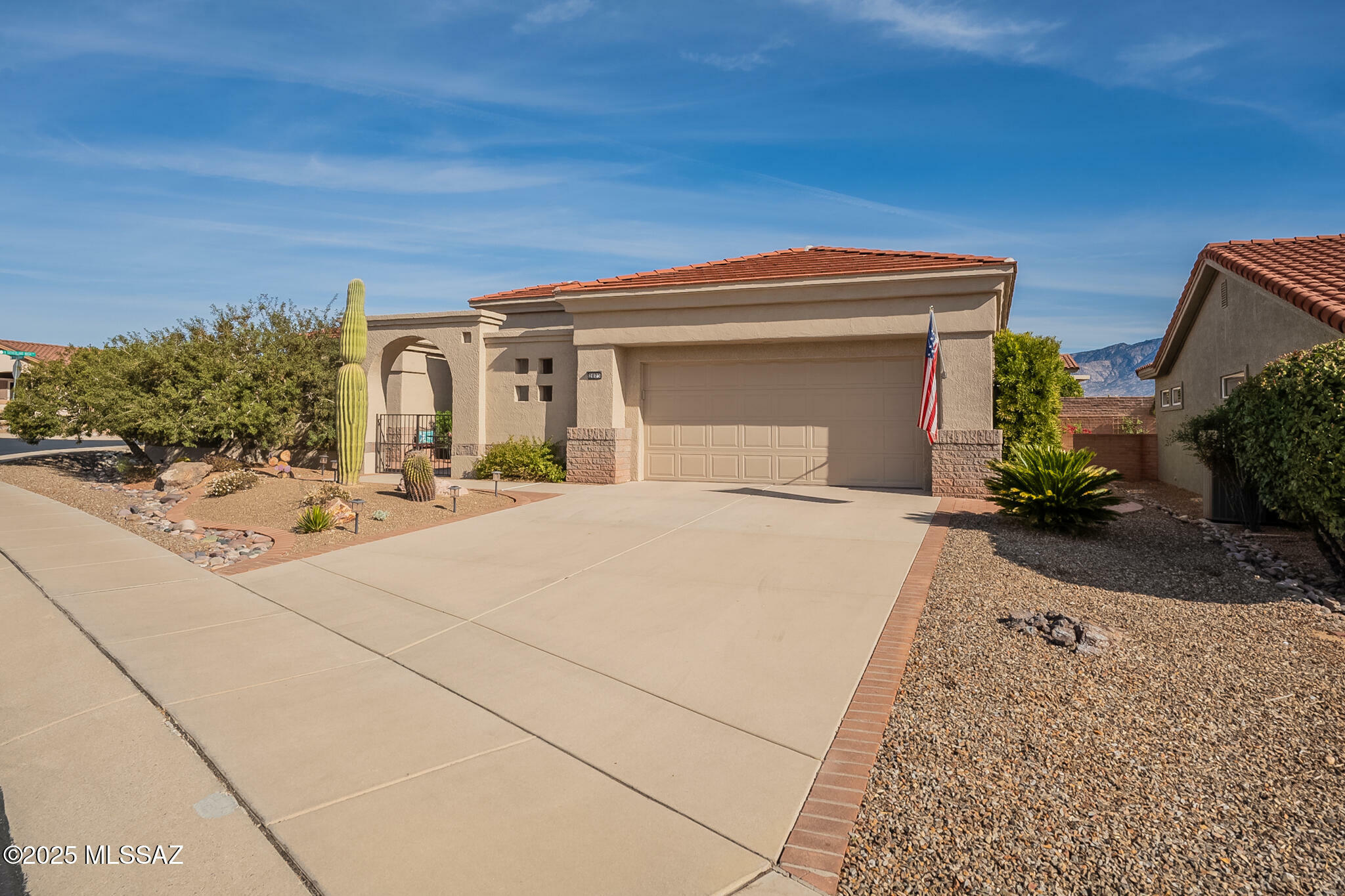 Property Photo:  2023 E Bighorn Mountain Drive  AZ 85755 