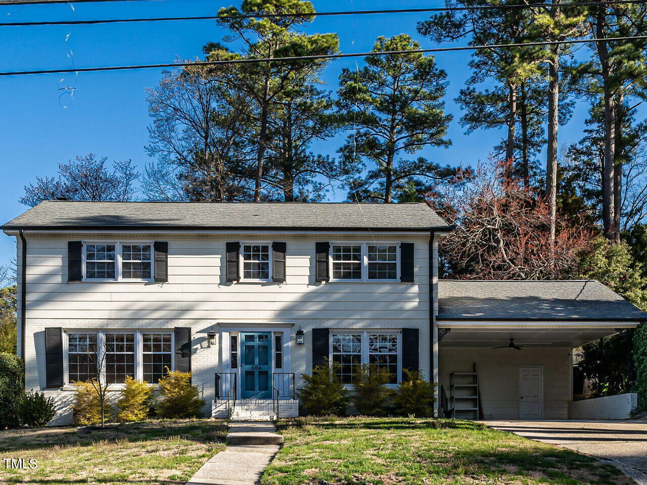 Property Photo: 304 Northbrook Drive NC 27609
