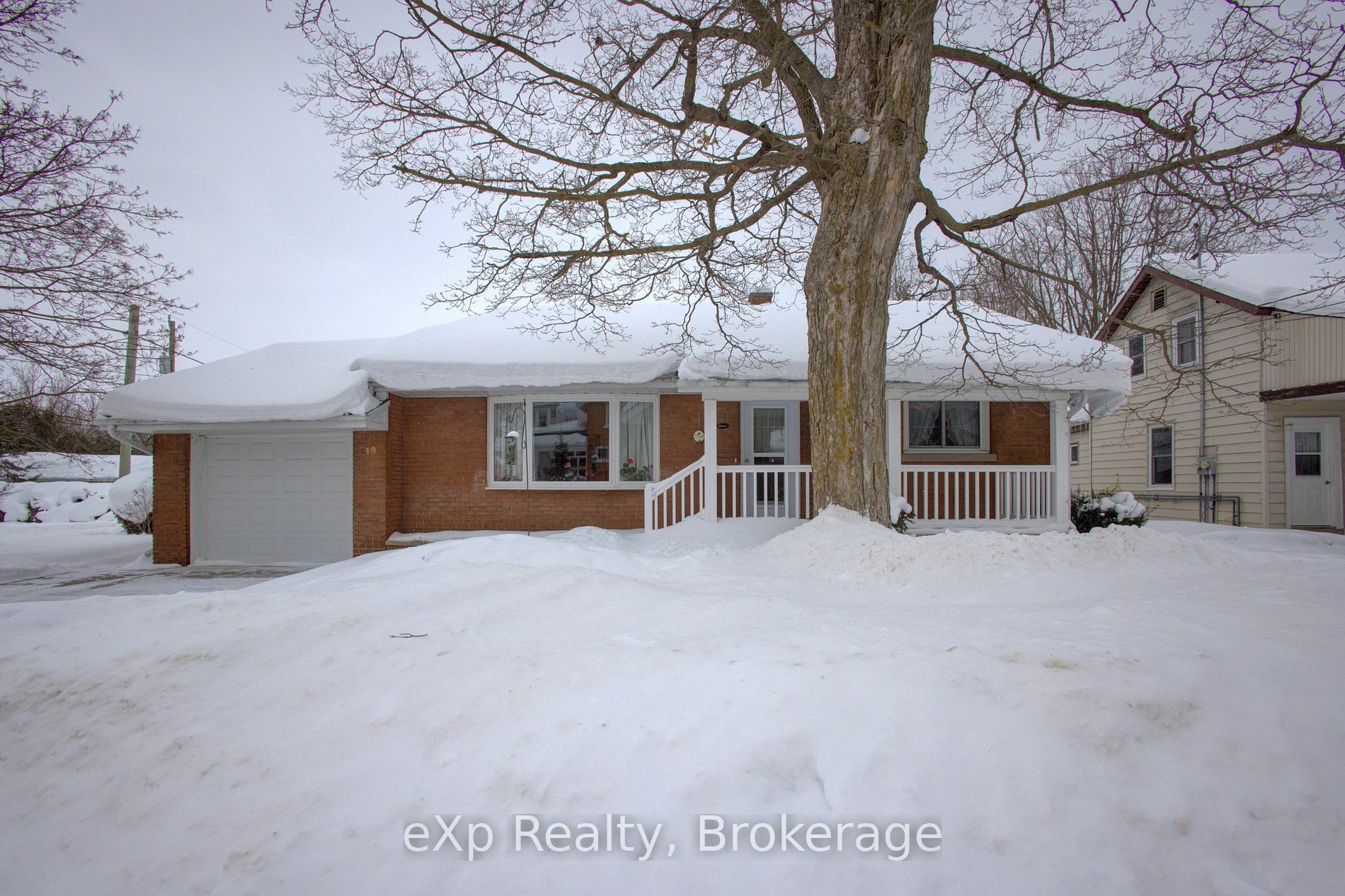 Property Photo:  318 Leopold St  ON N0G 2W0 