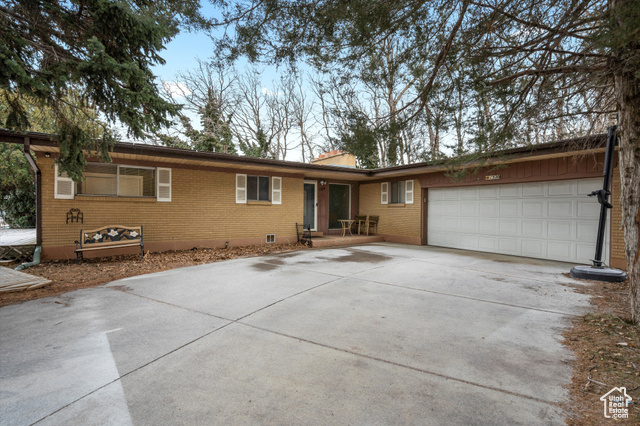 Property Photo: 1320 Country Hills Dr UT 84403