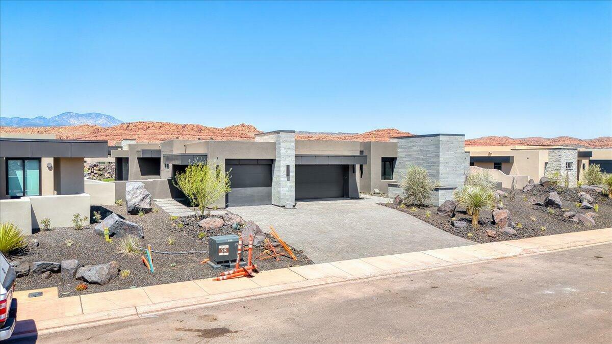 Property Photo: 2888 W Blackhawk Ridge Cir UT 84770