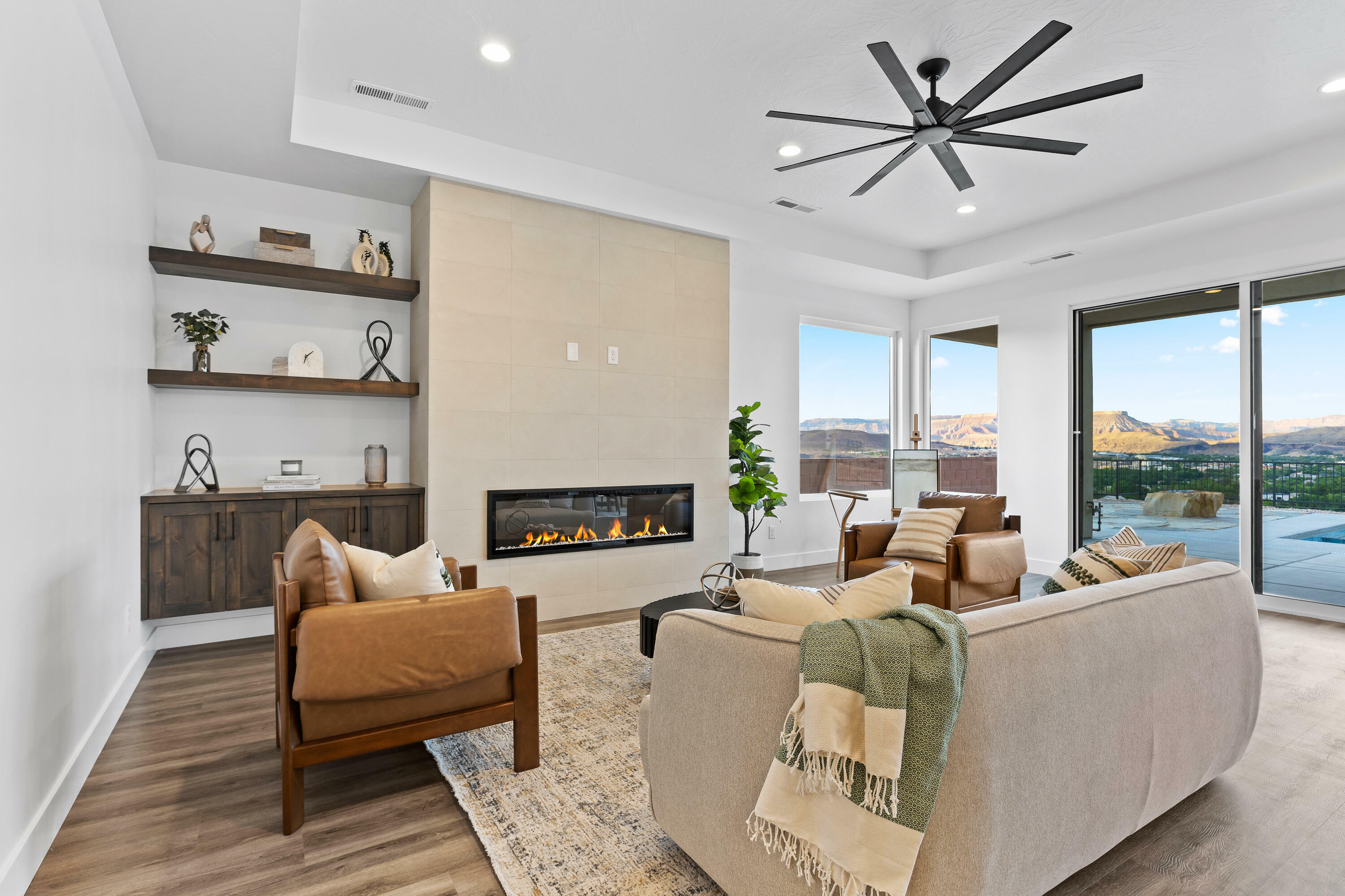 Property Photo: 603 S 1800 W UT 84737