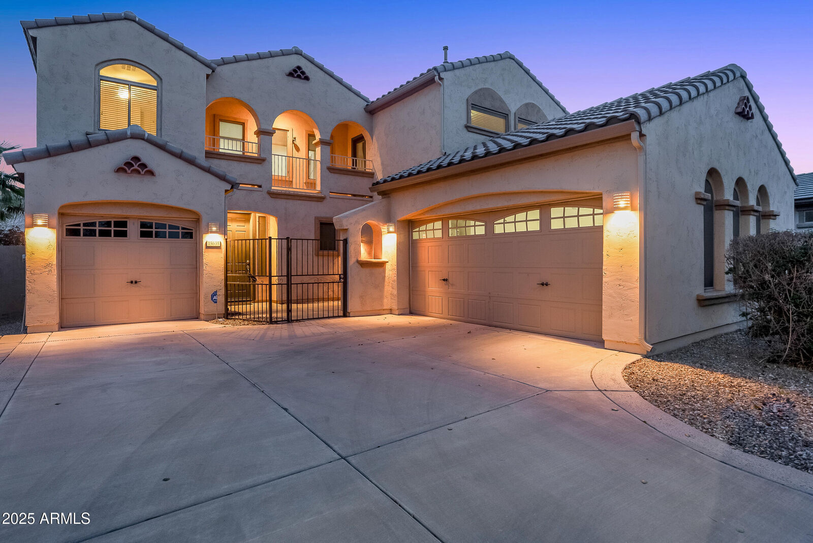 Property Photo: 15635 W Montecito Avenue AZ 85395