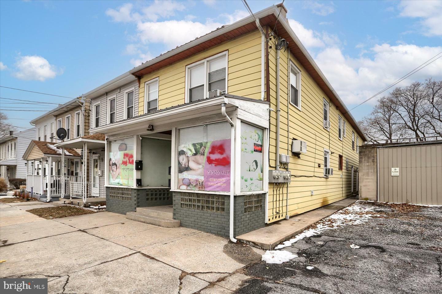 Property Photo:  121 E Cumberland Street  PA 17042 