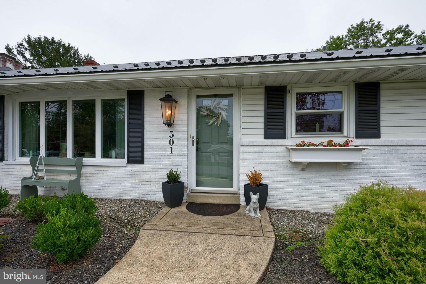 Property Photo:  501 Longfellow Drive  PA 17602 