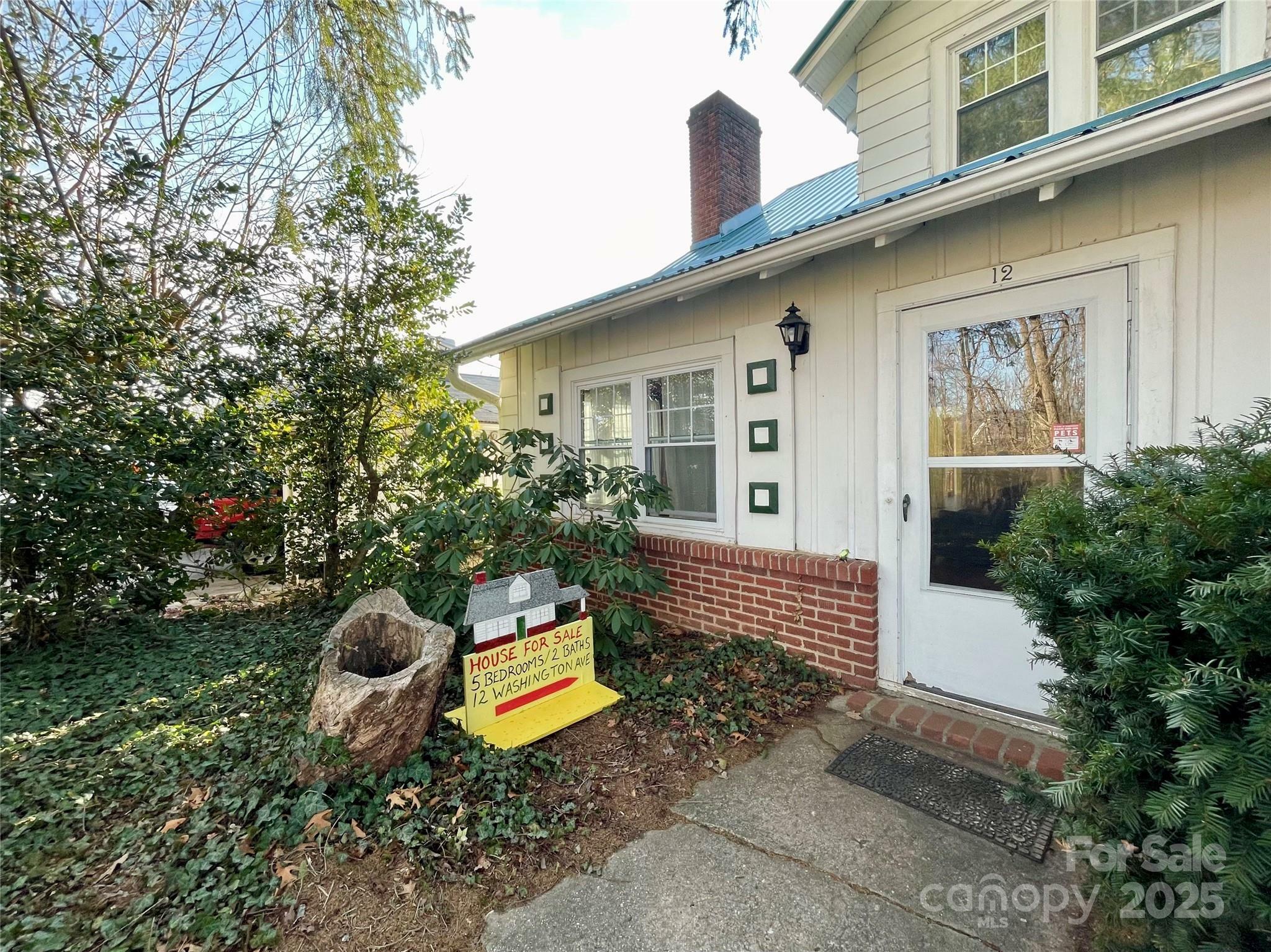 Property Photo:  12 Washington Avenue  NC 28804 