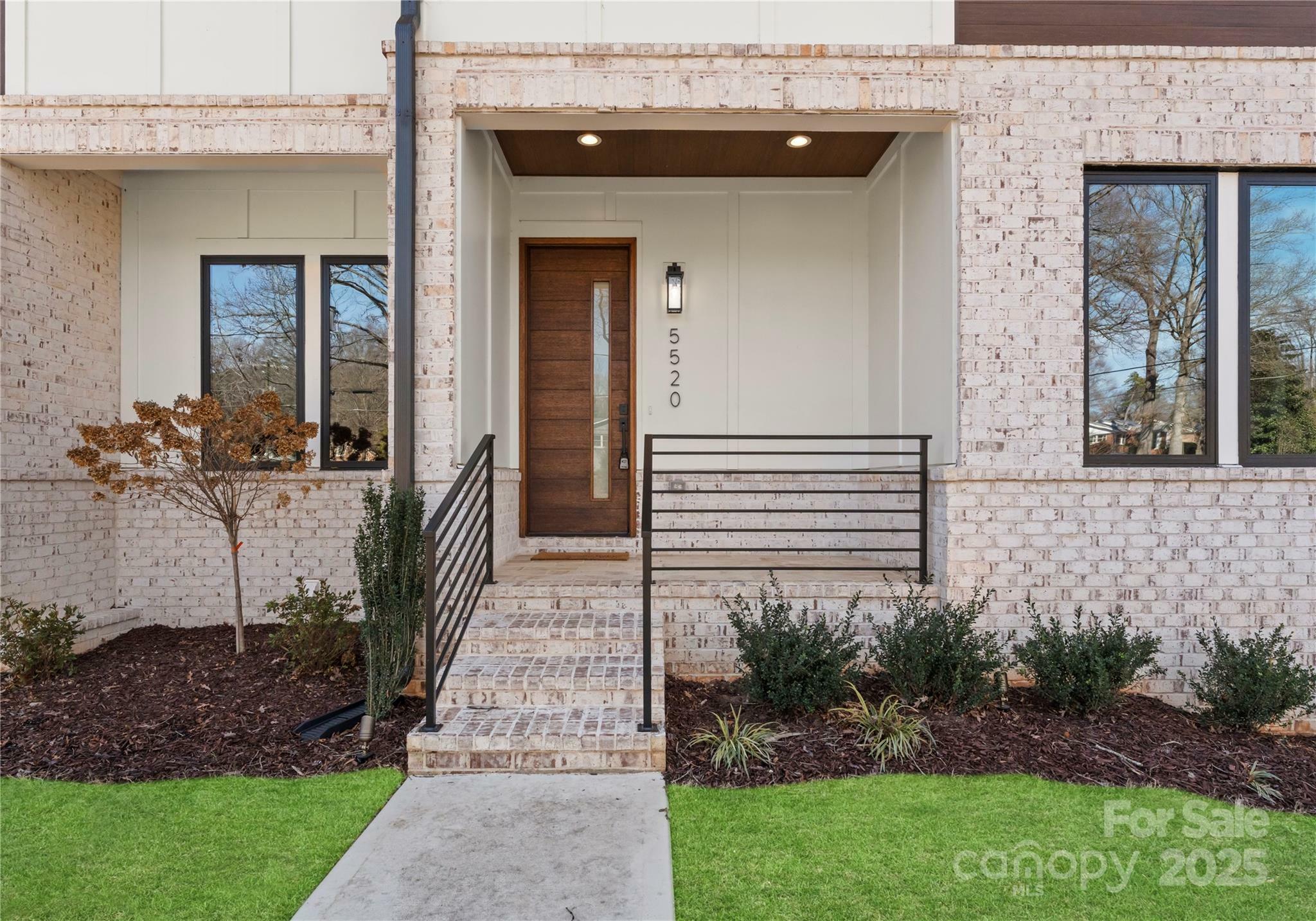 Property Photo:  5520 Chedworth Drive  NC 28210 