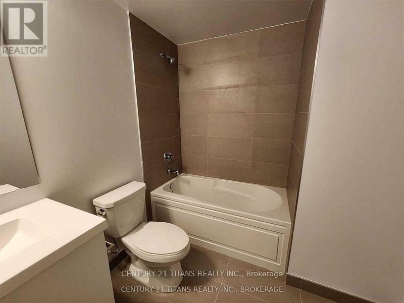 Property Photo: 2550 Simcoe Street North 2512 ON L1L 0R5