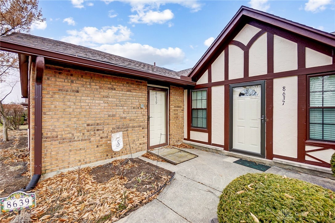 Property Photo:  8639 Sea Pines Lane  OH 45458 