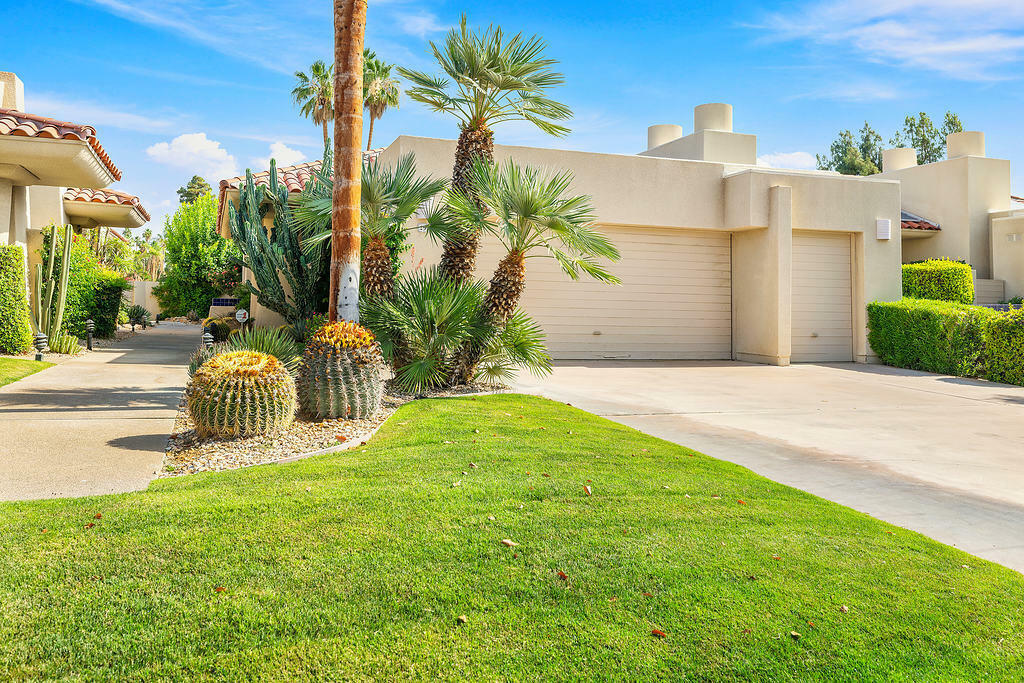 Property Photo: 192 Kavenish Drive CA 92270