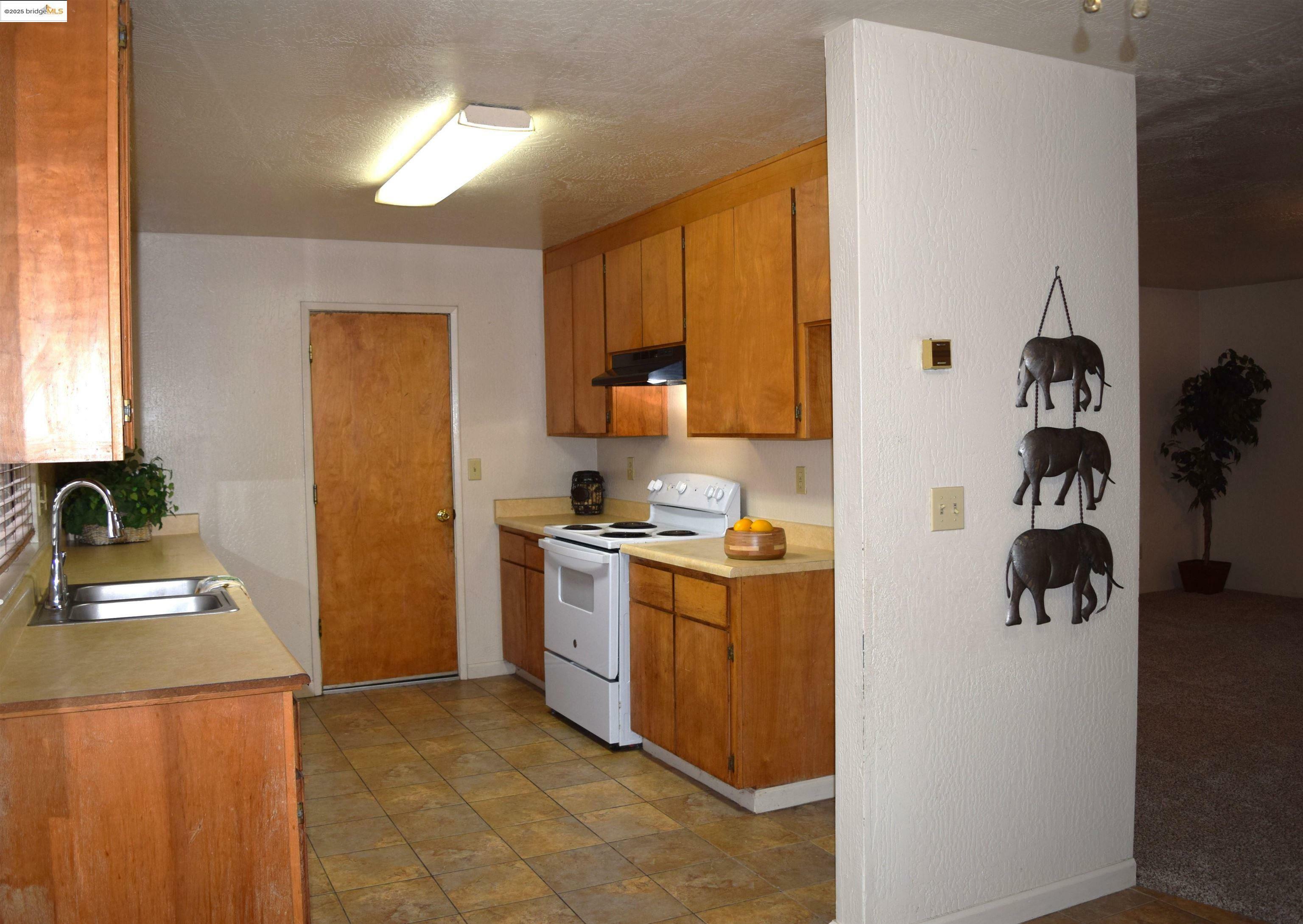 Property Photo: 812 Feather Drive CA 95228