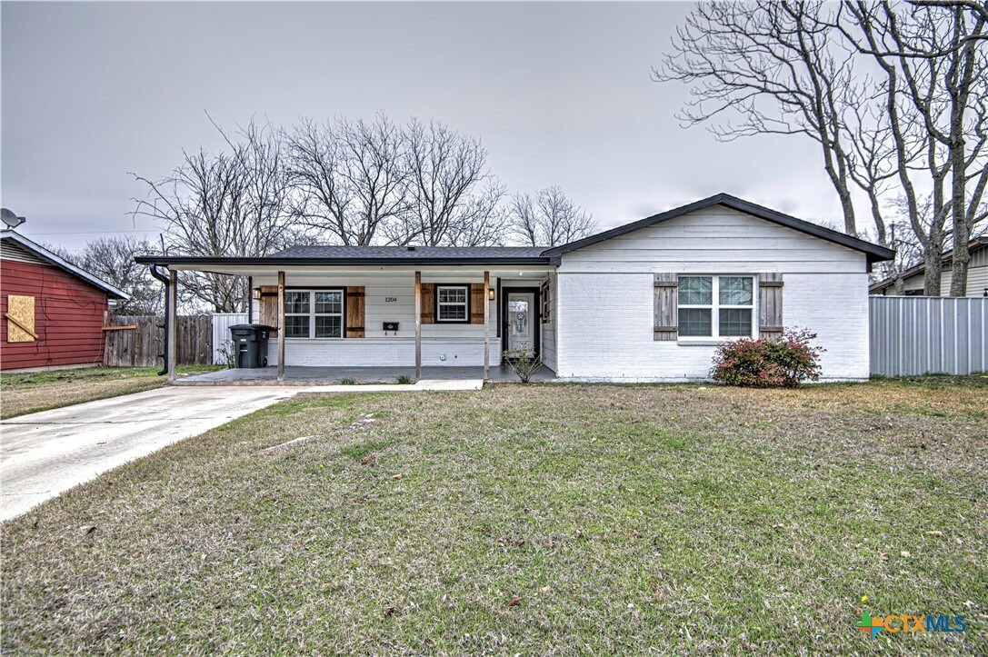 Property Photo: 1204 Ridgemont Drive TX 76549