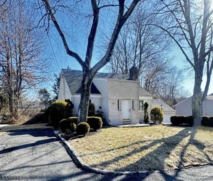 Property Photo:  8 Wilshire Rd  NJ 07059 