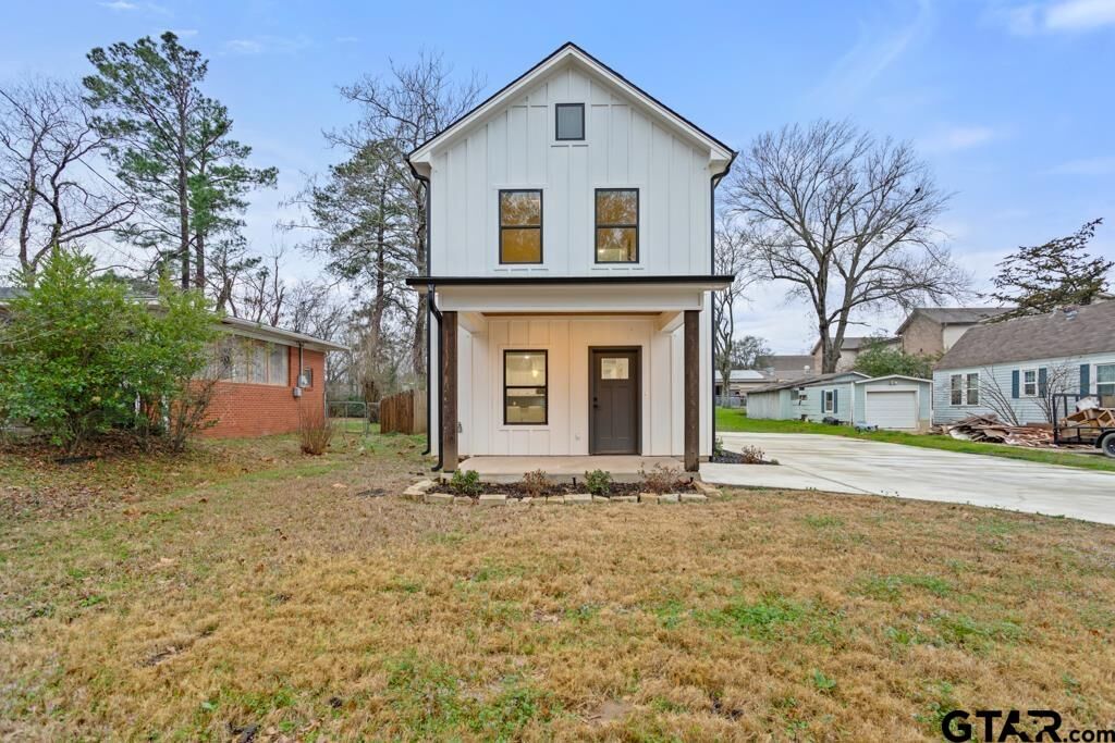 Property Photo:  111 S College St  TX 75771 