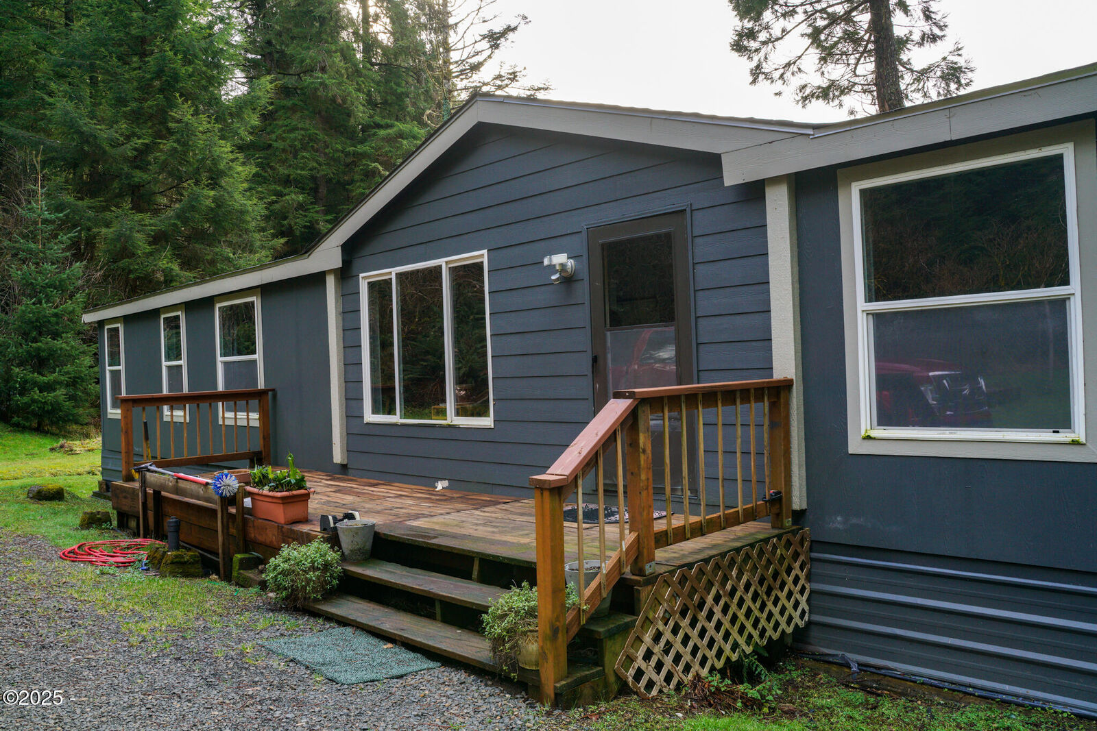 Property Photo: 1047 S Anderson Creek Road OR 97367