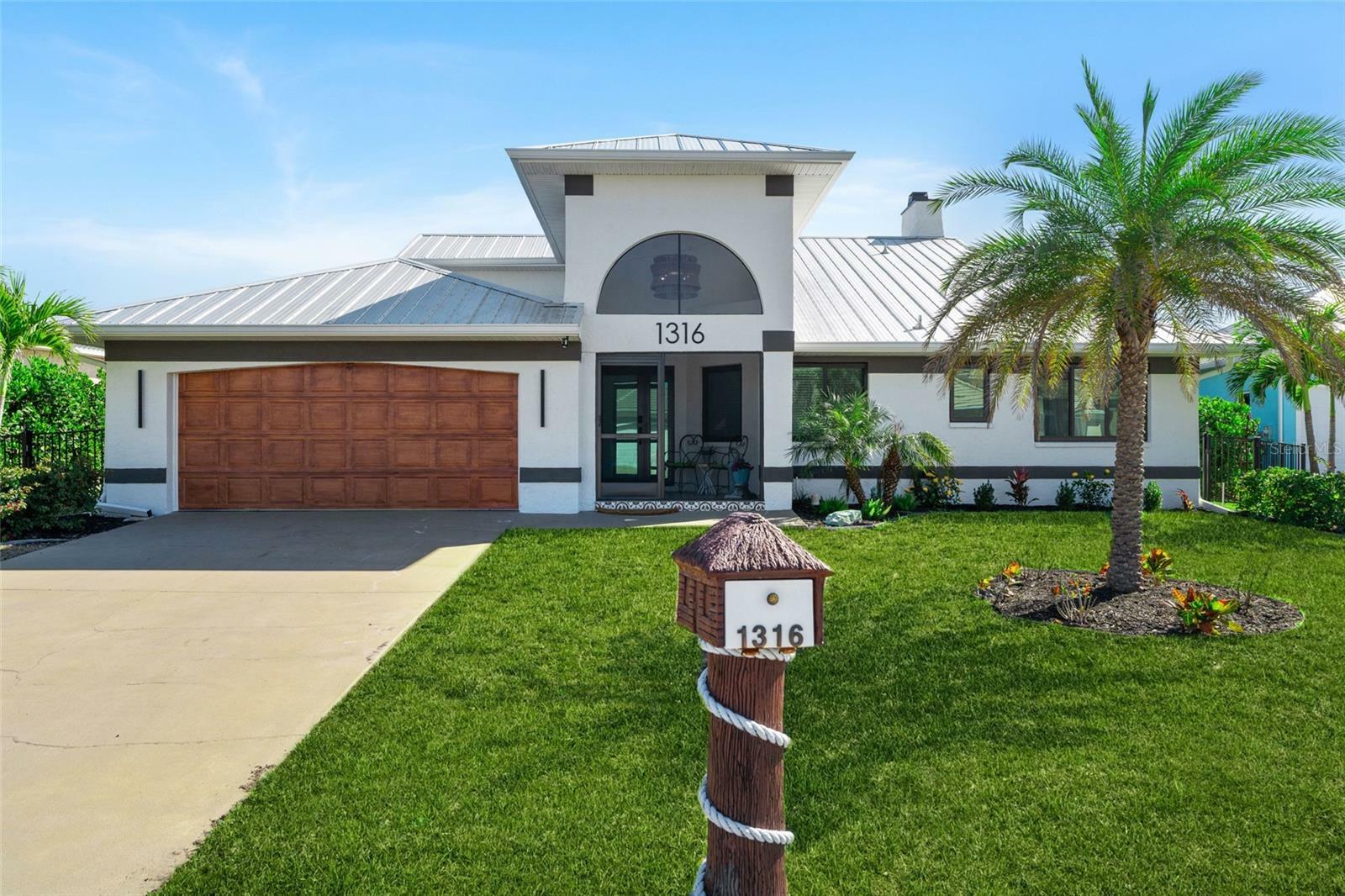 Property Photo:  1316 Monte Carlo Court  FL 33950 