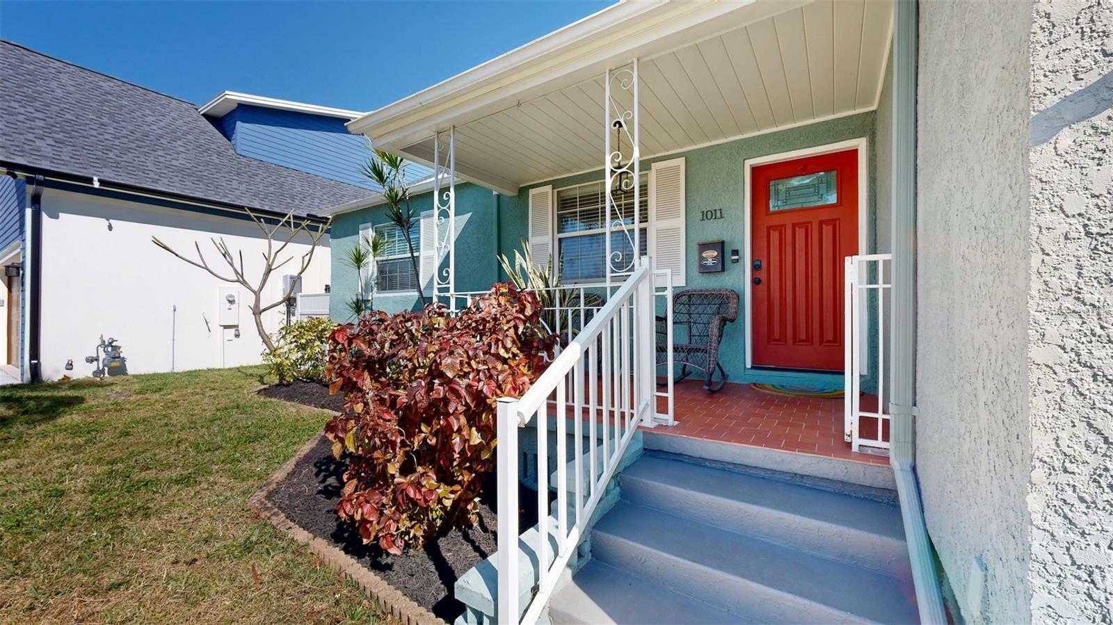 Property Photo:  1011 W Charter Street  FL 33602 