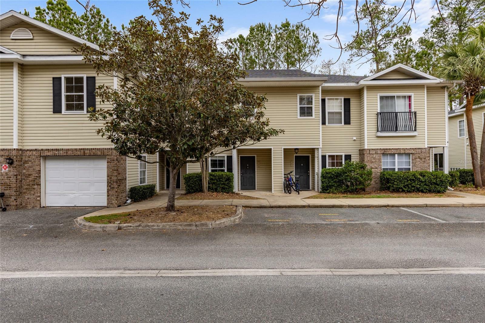 Property Photo: 5008 NW 44th Lane 106 FL 32606