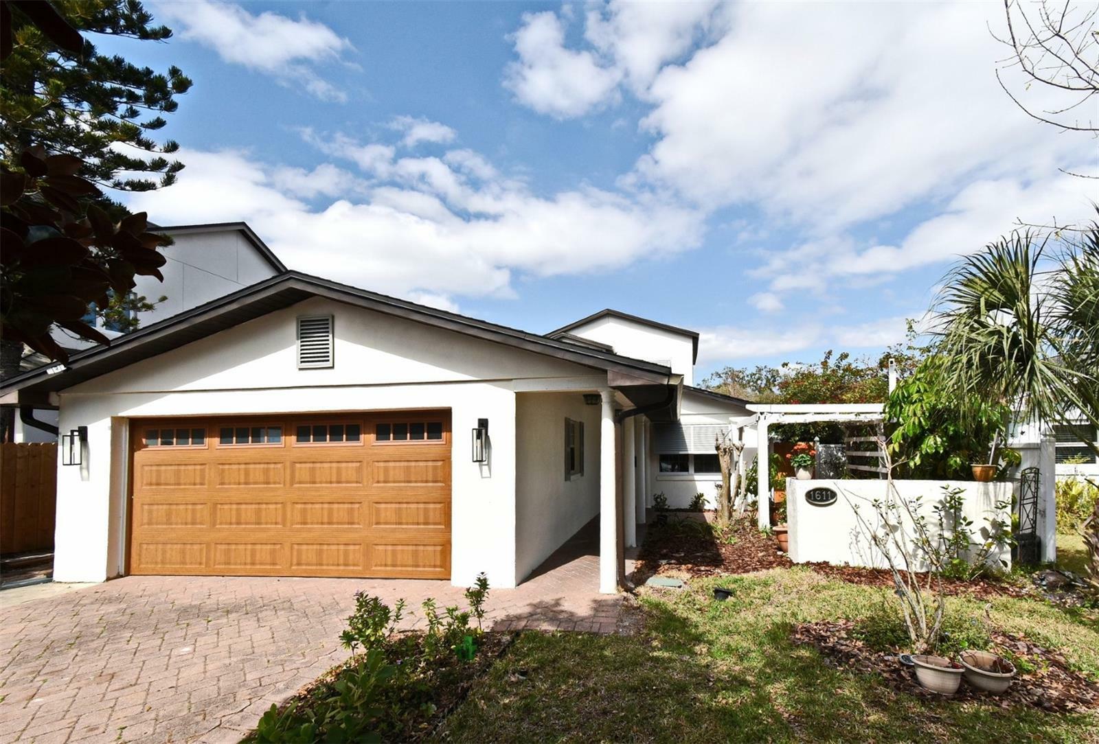 Property Photo:  1611 Chestnut Avenue  FL 32789 