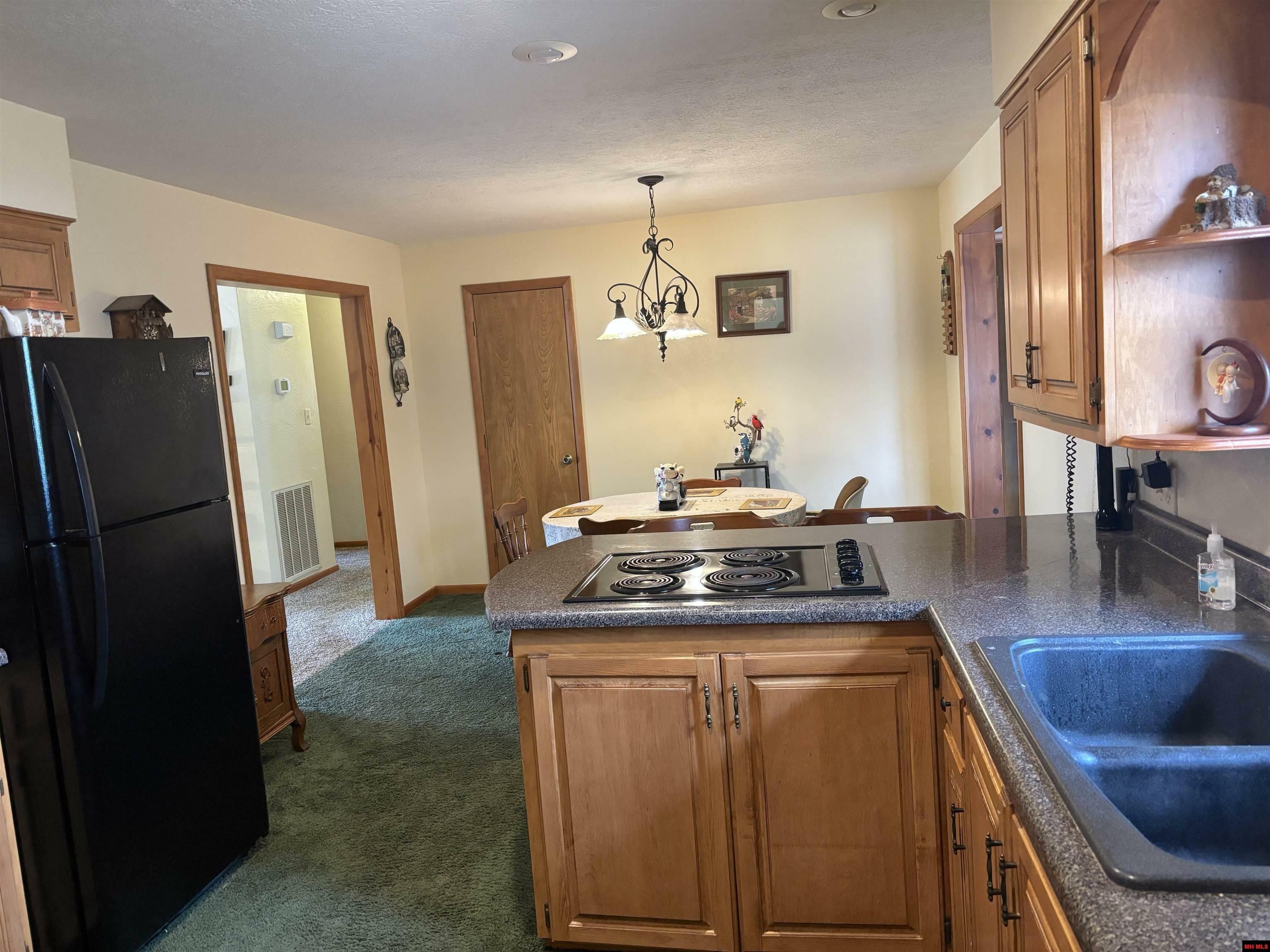 Property Photo:  508 Cedar Street  AR 72653 