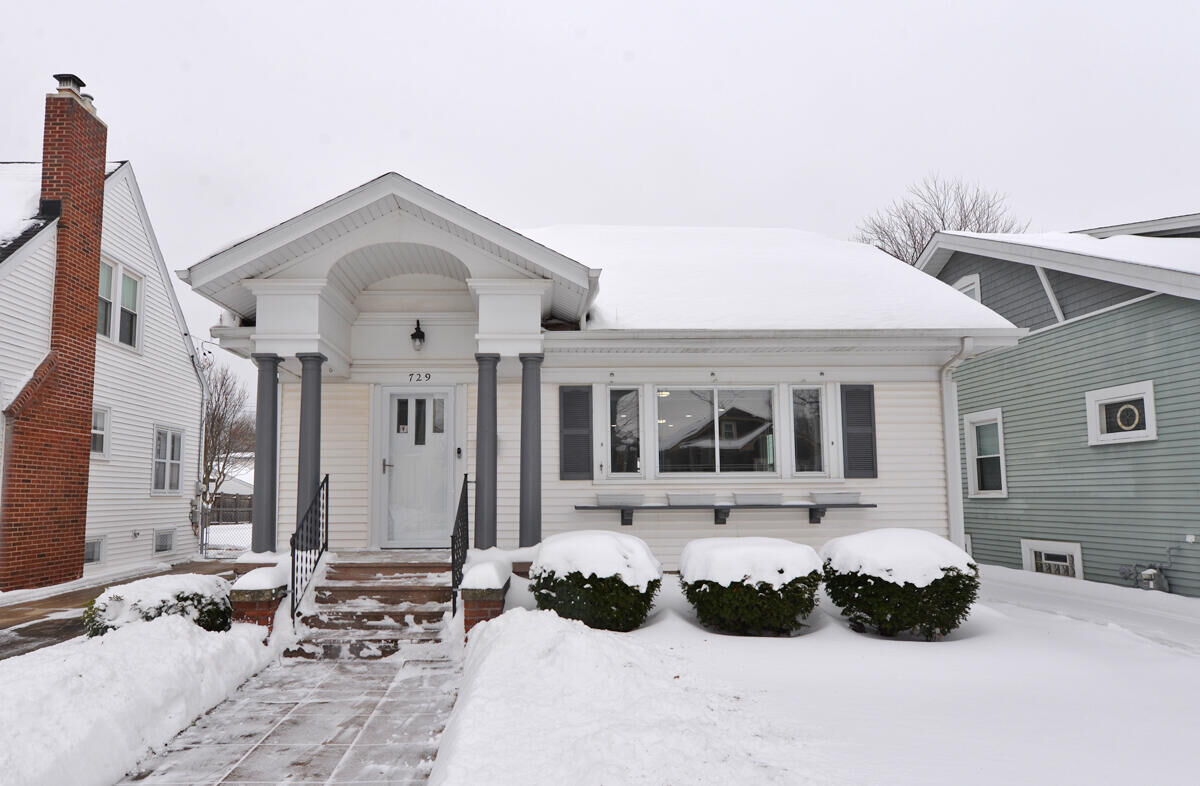 Property Photo:  729 Monroe Ave  WI 53405 