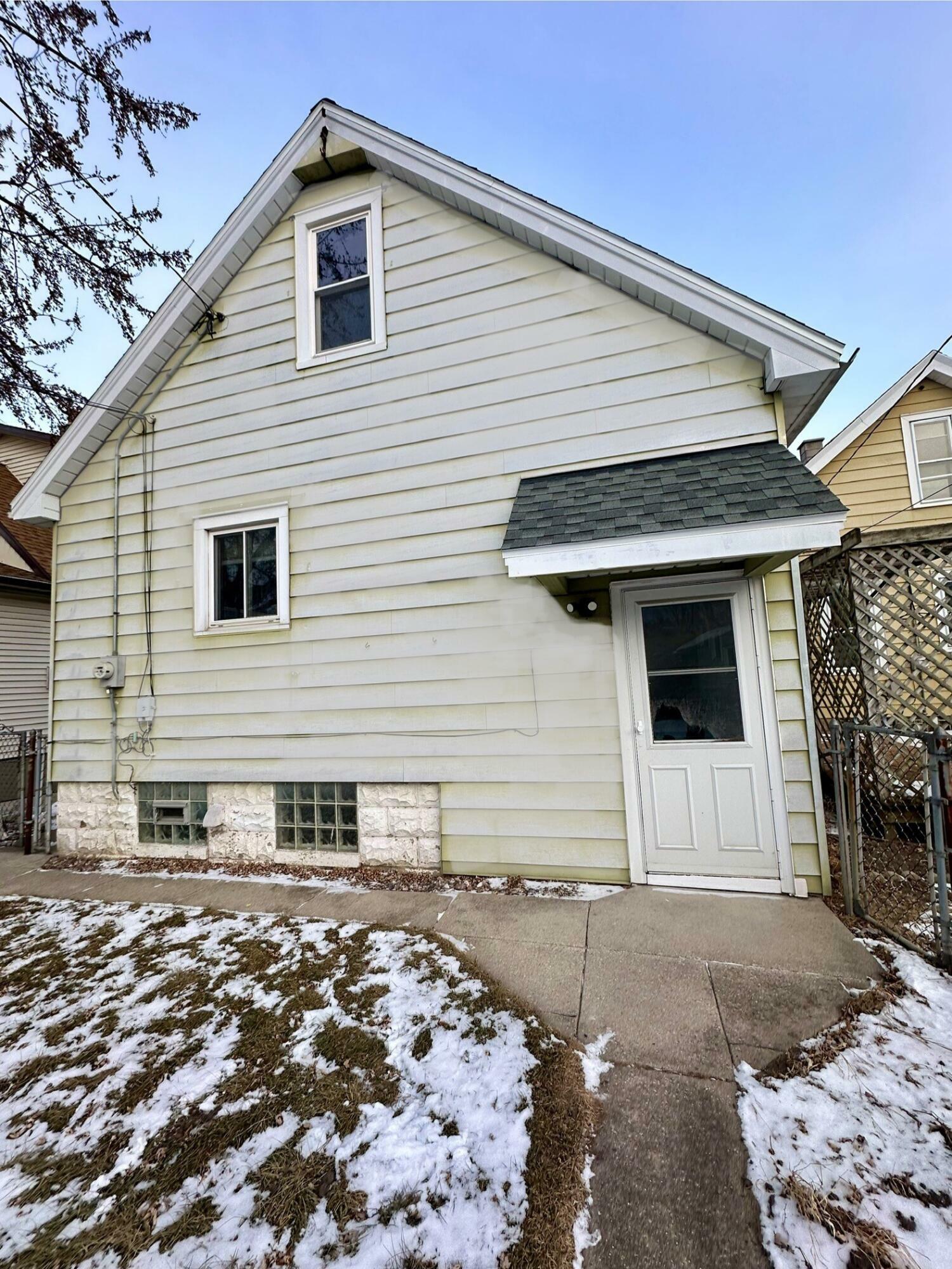 Property Photo:  917 S 74th St  WI 53214 