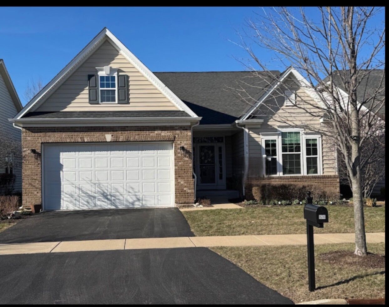 Property Photo:  1616 Colchester Lane  IL 60502 