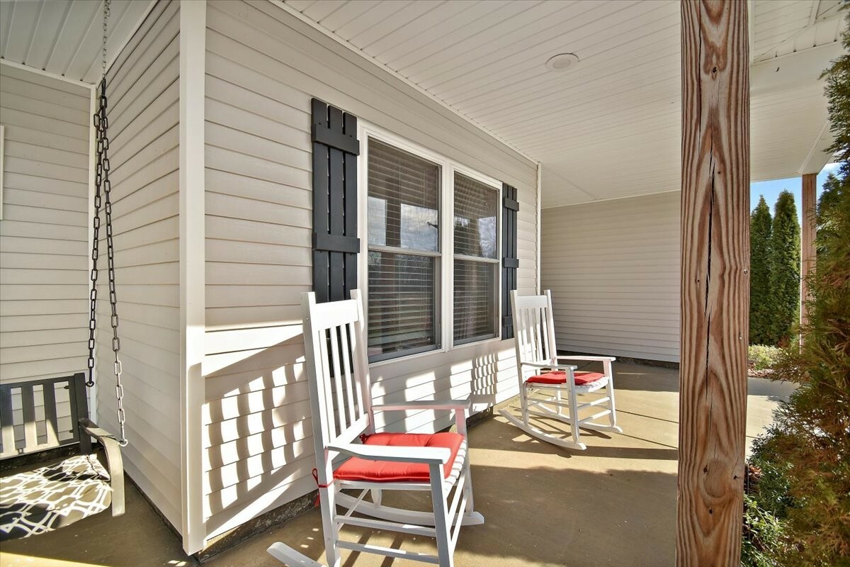Property Photo: 1221 Breeden Rd TN 37036