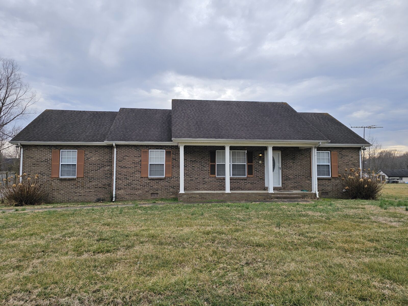 Property Photo: 315 Peggy Dr TN 37032