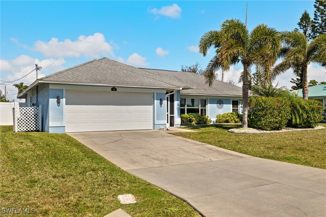 Property Photo:  313 SE 17th Terrace  FL 33990 