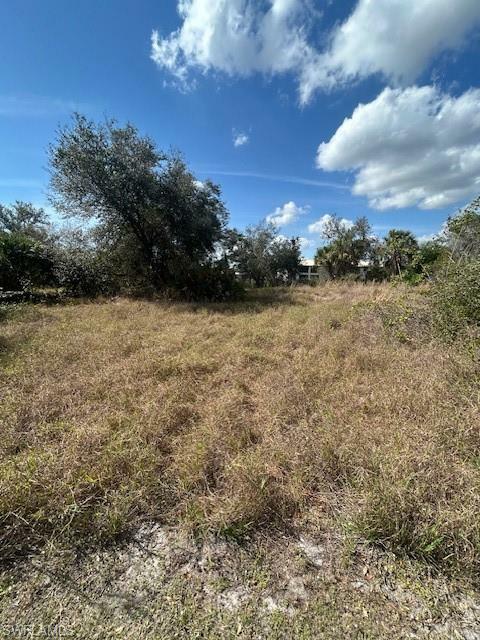 Property Photo: 2090/2096 Dumont Dr FL 33983